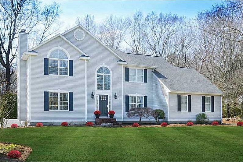 1st image of 15 Bassett Cir