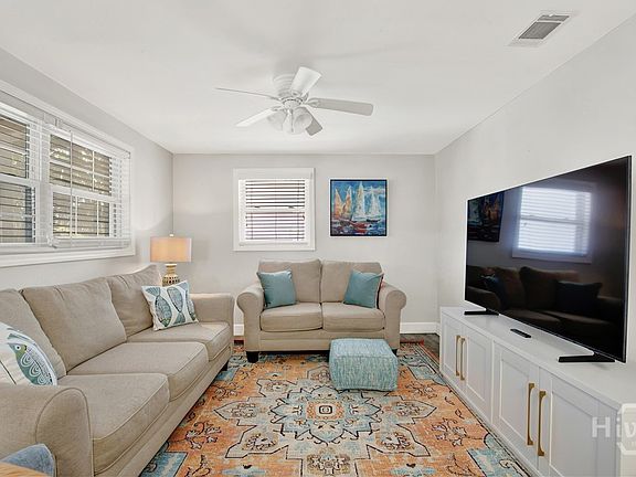 4th image of 109 Lovell Avenue