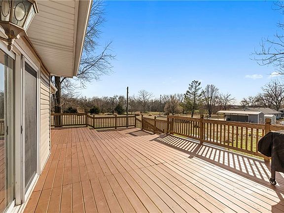 5th image of 15411 E James Rd