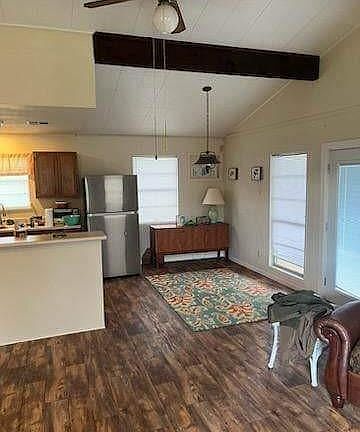 5th image of 1618 Bayview Dr