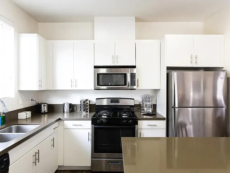 Paloma Apartment Homes — Photo 15