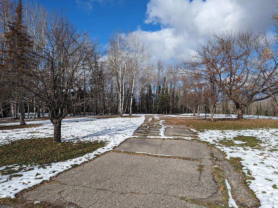 1st image of 300 Shorewood Dr