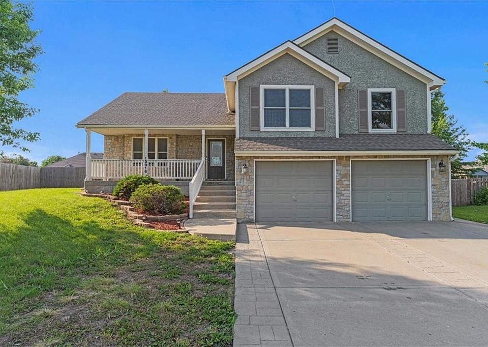 15916 Landauer St, Basehor, KS 66007 Zillow