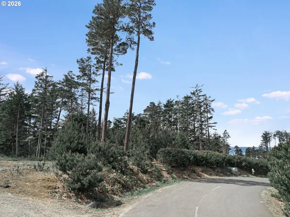 1500 SE Bracken Ter, South Beach, OR 97366