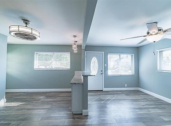 5th image of 2129 Esther Ave