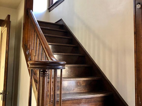 4th image of 368 Kenilworth Ave SE