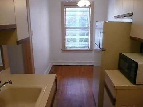 3rd image of 2328 N Lincoln Park W APT 4B