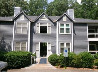 352 Meadows Cir, Winston Salem, NC 27104