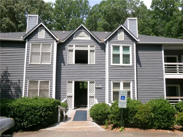 352 Meadows Cir, Winston Salem, NC 27104