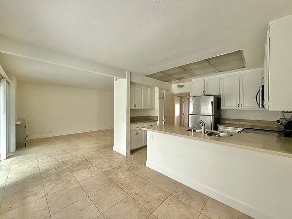 5th image of 8056 Caminito Gianna