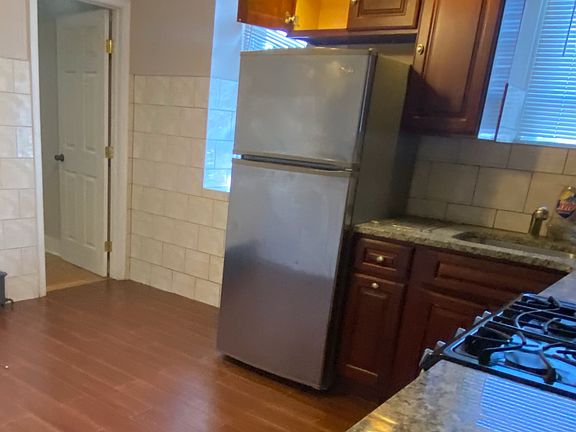 3rd image of 6102 W Oxford St #3C