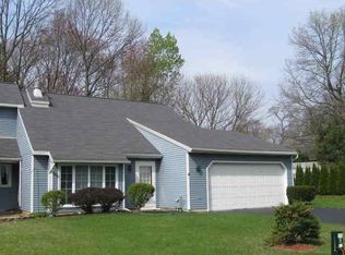 4 Old Coach Rd, Clifton Park, NY 12065