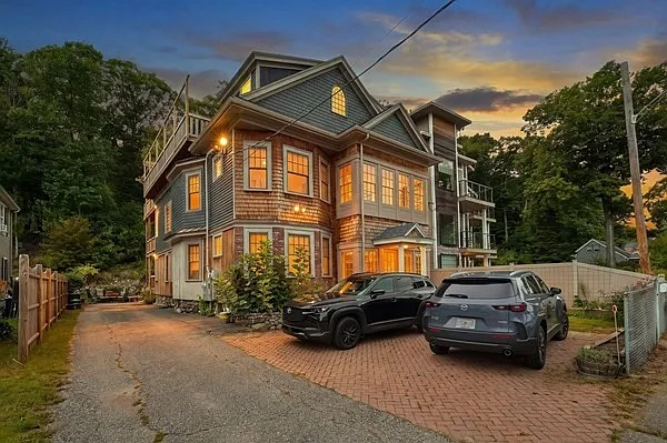 2 bed, 1.5 bath, 1500 sqft, $3,500 — Photo 1
