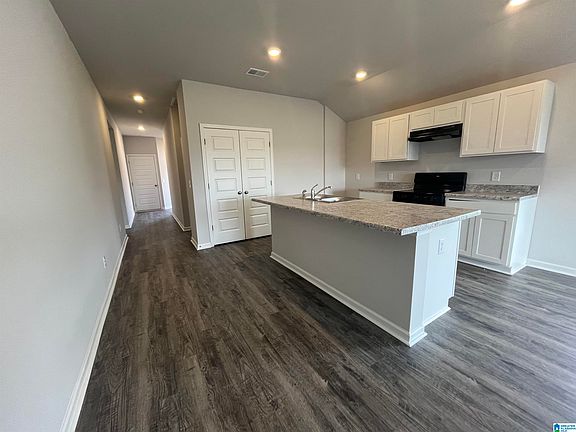 5th image of 78 Horizon St