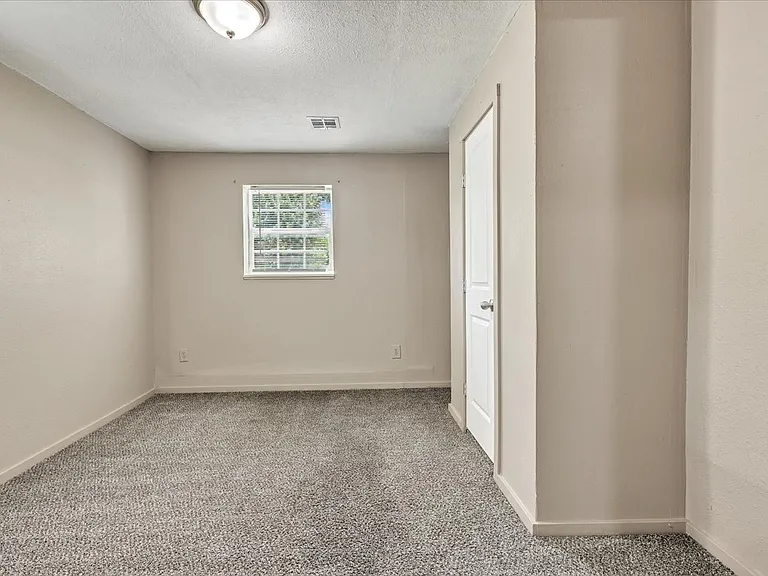 1536 SW 52nd St — Photo 22