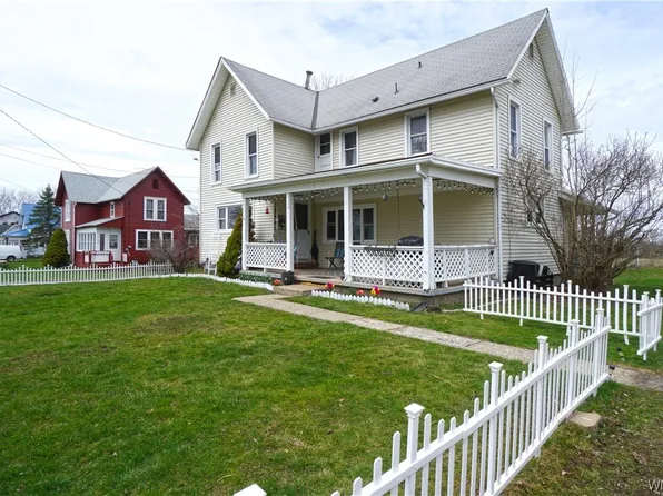 2184 Main St, Lawtons, NY 14091
