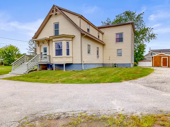 28 Stewart Street, Lewiston, ME 04240