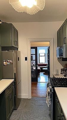 1st image of 881 Washington Ave APT 2L