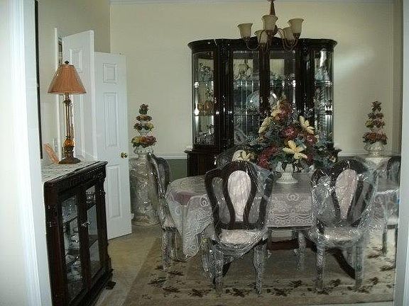 3rd image of 5522 Chatham Woods Dr