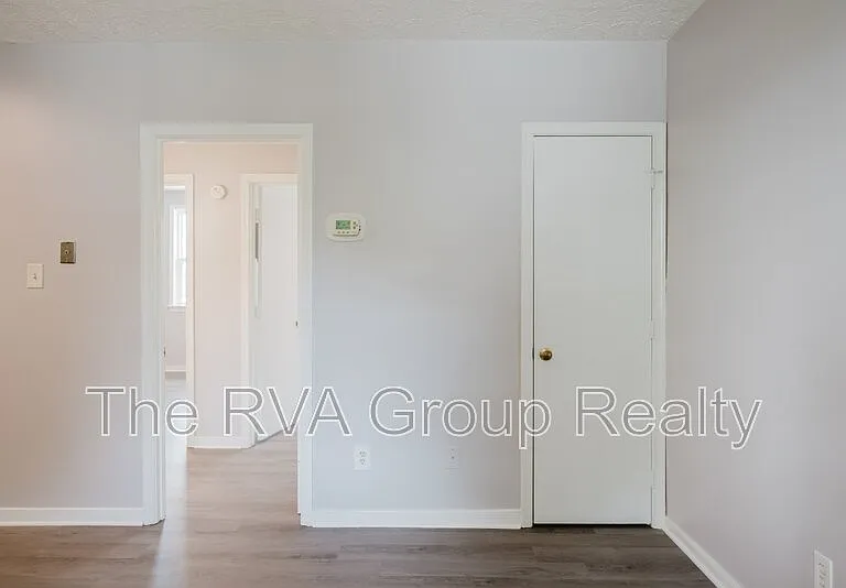3807 Woodlawn St #8 — Photo 15