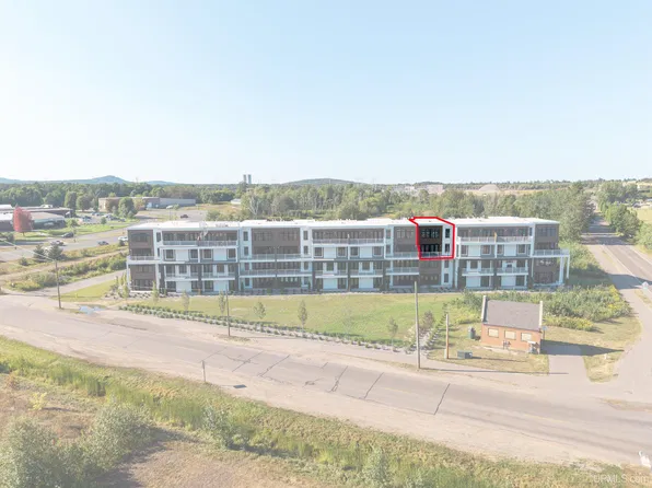 2401 N Lakeshore Unit 8, Marquette, MI 49855