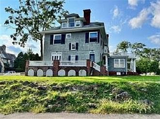 3rd image of 84 Highland Ave