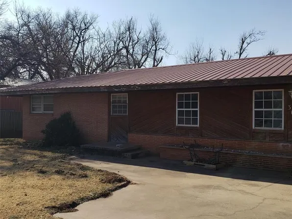 304 S Broadway St, Carnegie, OK 73015