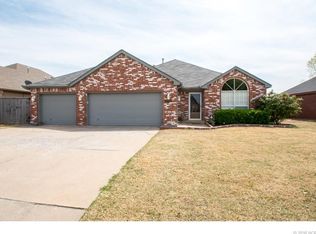 19912 E 37th Pl S, Broken Arrow, OK 74014