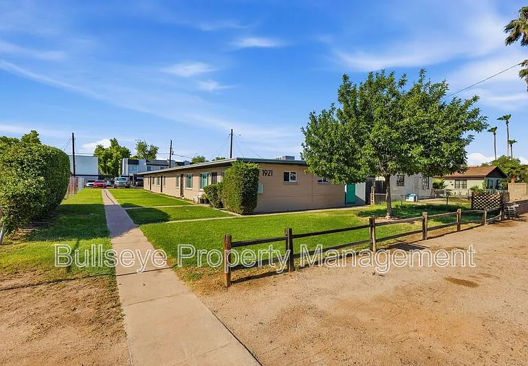 1921 E Osborn Rd — Photo 4