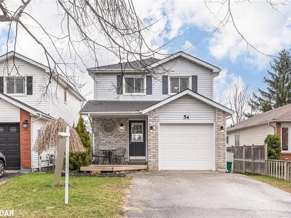 54 Arthur Ave, Barrie, ON L4M 6H5
