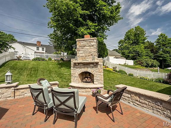 3rd image of 27 Millbrook Ln