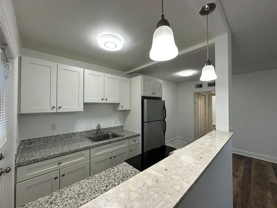 2325-2331 Arthur St