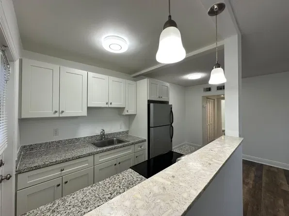 Arthur St Apts LLC, 2325-2331 Arthur St #14, Hollywood, FL 33020