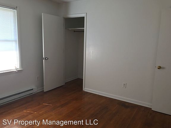 3rd image of 920 Shenandoah Ave APT 3