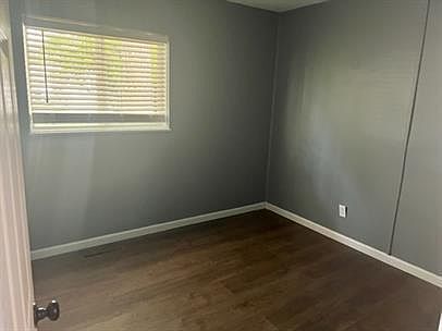 2nd image of 3098 Huntington Dr