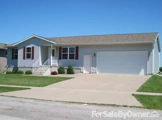 108 W Sanders St, Lone Tree, IA 52755