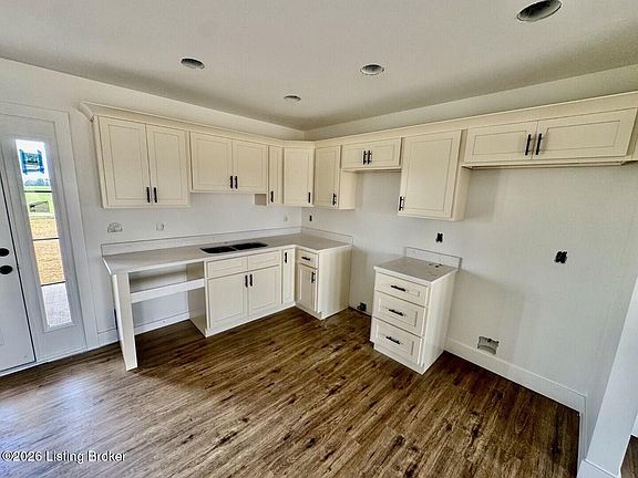 4th image of 76 Mattingly Ln
