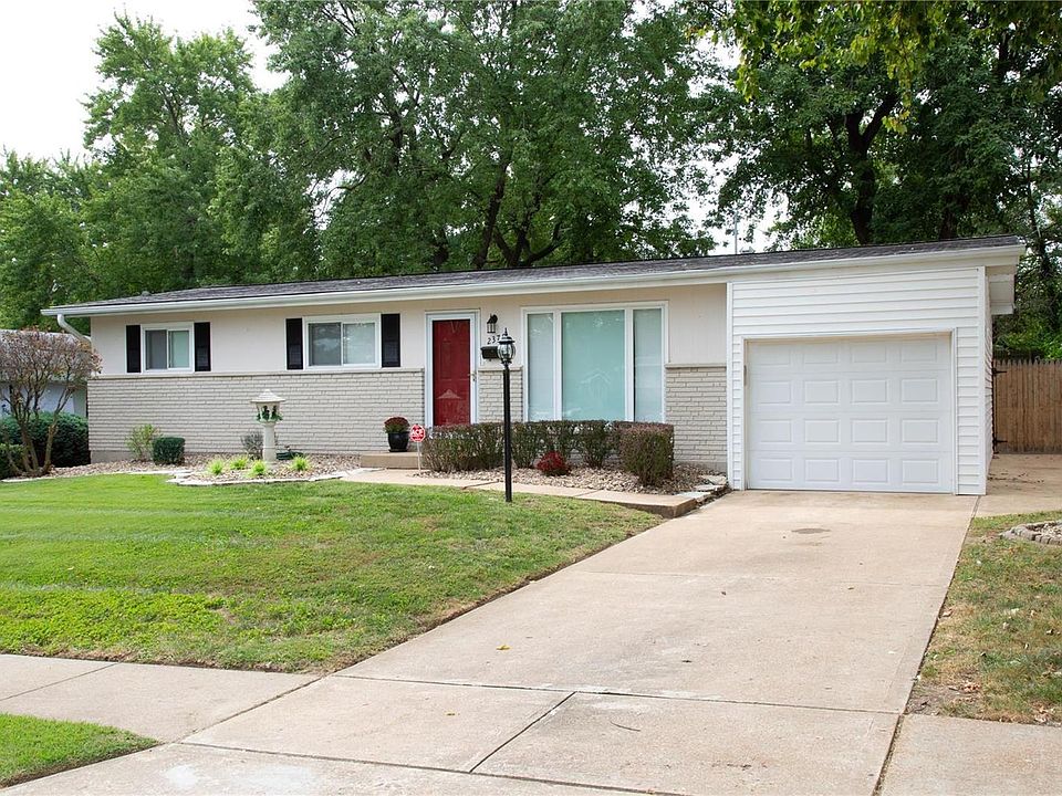 1st image of 2370 Dove Dr