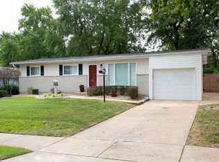 2370 Dove Dr, Florissant, MO
