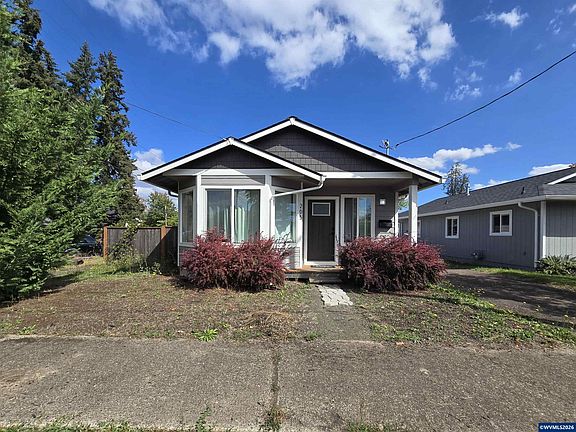 3rd image of 205 Sherman St SE