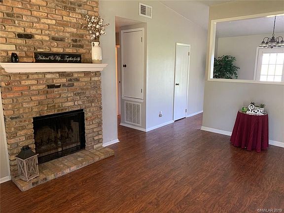 5th image of 3010 Le Oaks Dr