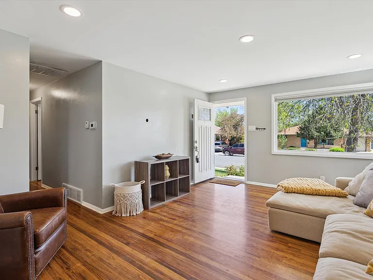 269 Beryl Way — Photo 5