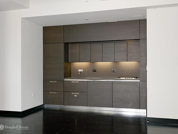 4th image of 20 Pine St APT 901