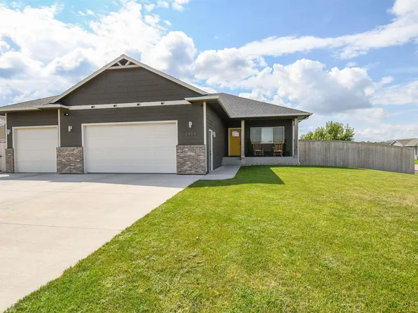 5909 N Seubert Ave, Sioux Falls, SD 57104