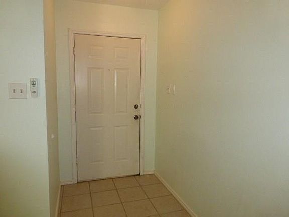 4th image of 611 McMackin St