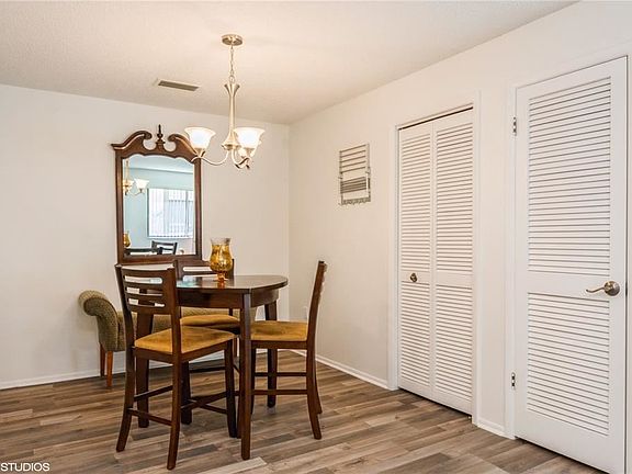 4th image of 2367 Newburg Ln APT B