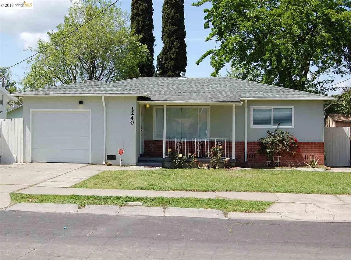 1240 West St photo 1