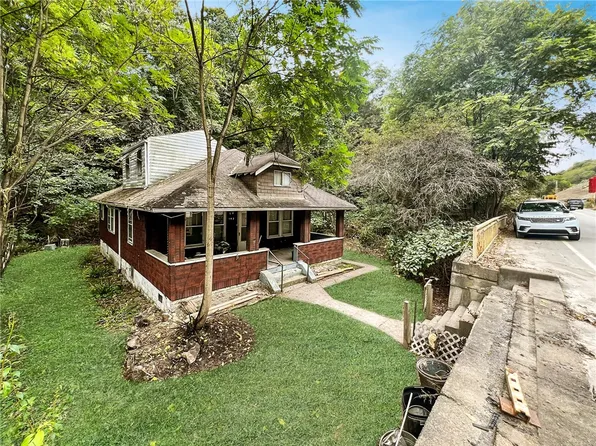 143 Coal Valley Rd, Clairton, PA 15025