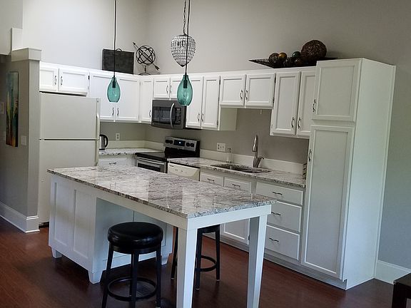 5th image of 811 Buckingwood Ct
