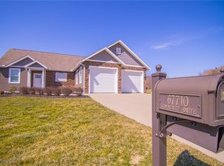67710 Community Dr, Saint Clairsville, OH 43950